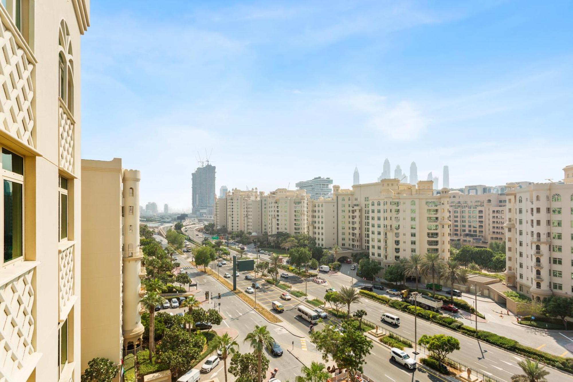 Sophisticated 3 Bed Palm Jumeirah W Access Apartment *