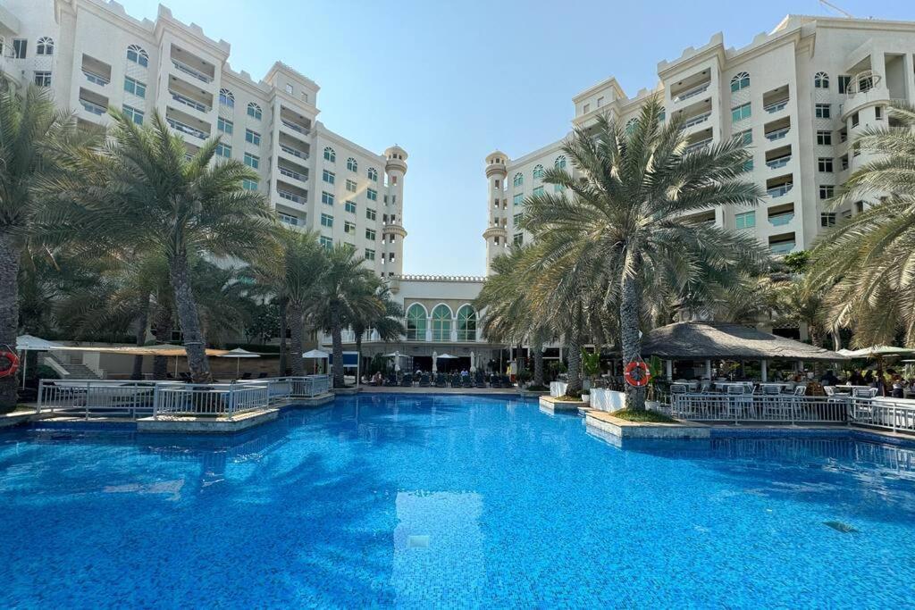 Sophisticated 3 Bed Palm Jumeirah W Access Apartment *