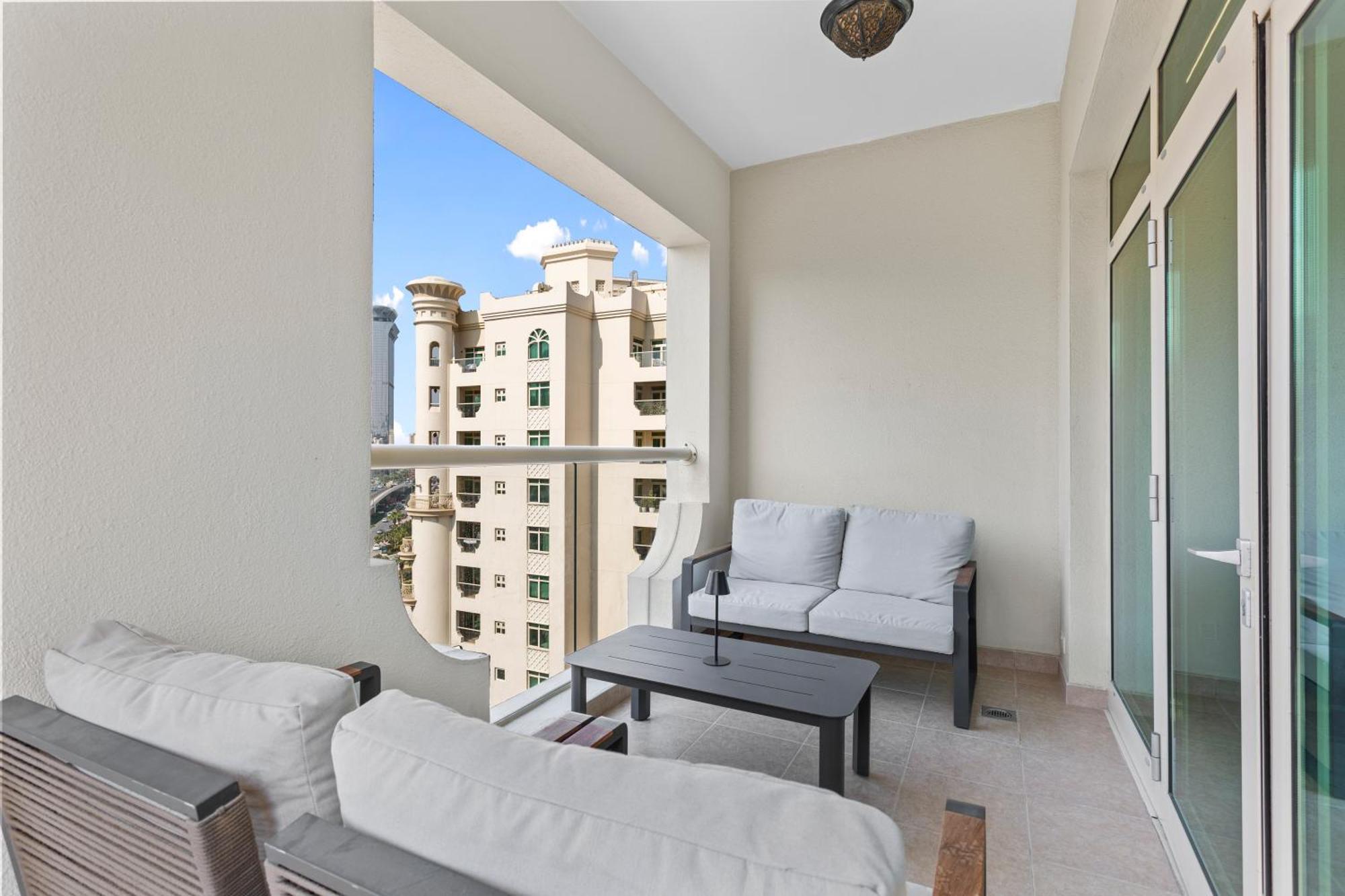 Sophisticated 3 Bed Palm Jumeirah W Access Apartment