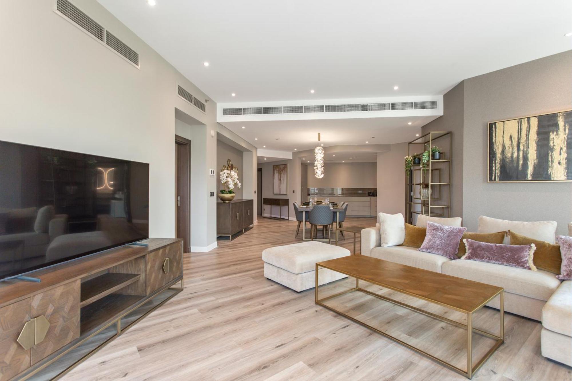 Sophisticated 3 Bed Palm Jumeirah W Access Dubai